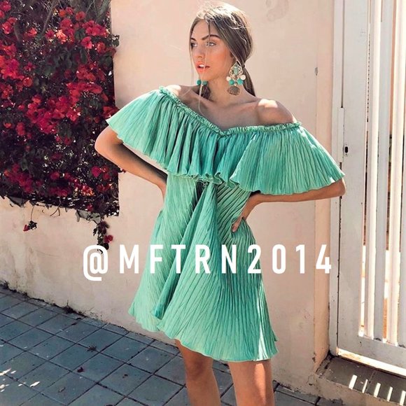 Zara Dresses & Skirts - SOLD! BLOGGERS' FAVE!!! ZARA Short V-Neck Dress*